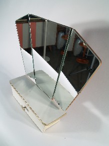 Toaletka se zrcadlem