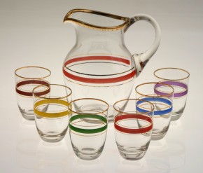 Skleněný džbán se skleničkami