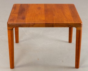 Konferenční stolek z týkového dřeva
