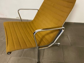 Otočné křeslo Charles & Ray Eames 124